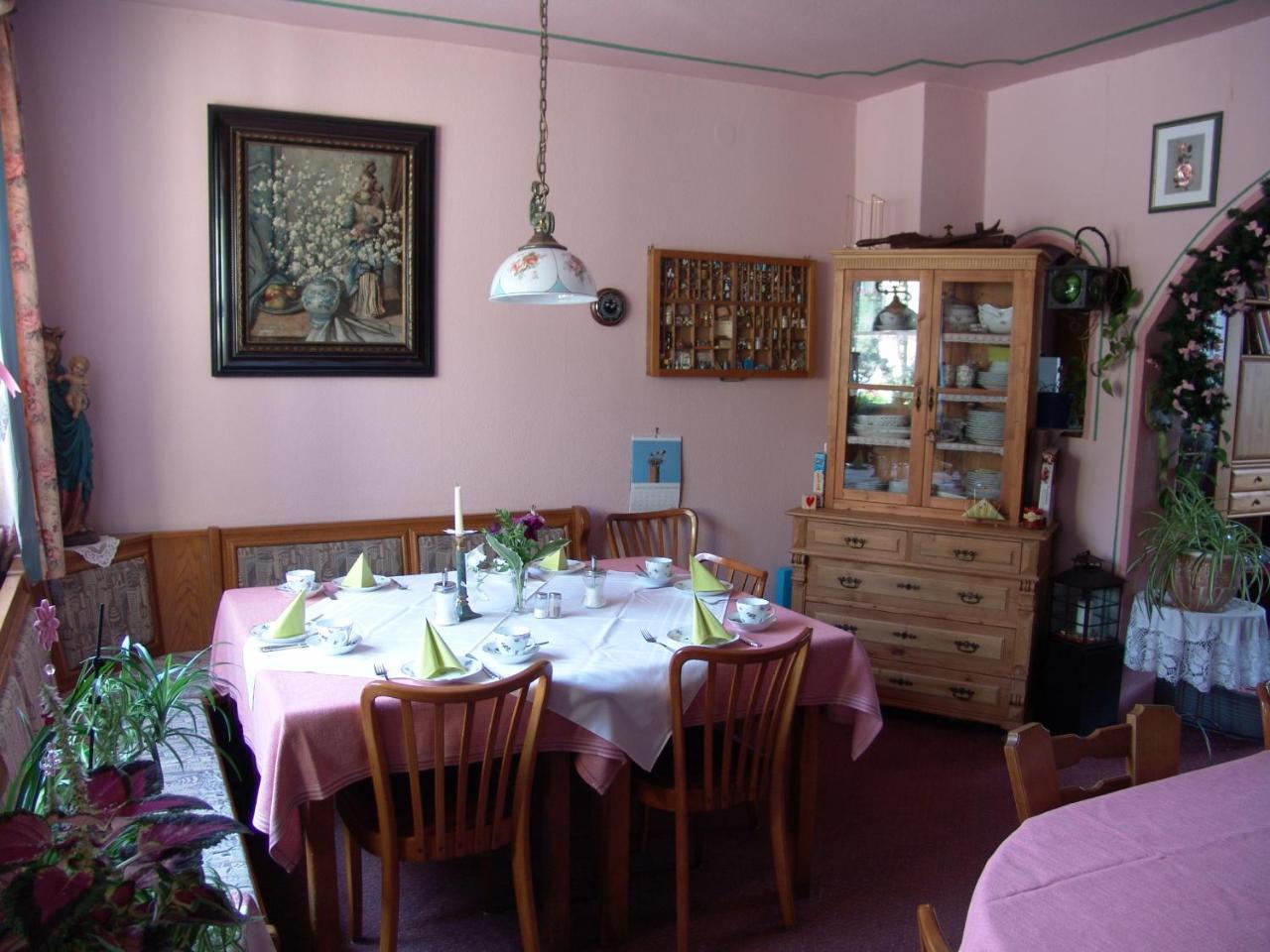 Gaestehaus "Gisela" Im Fuerstlichen Fischhaus 쉴링그스푸르스트 외부 사진